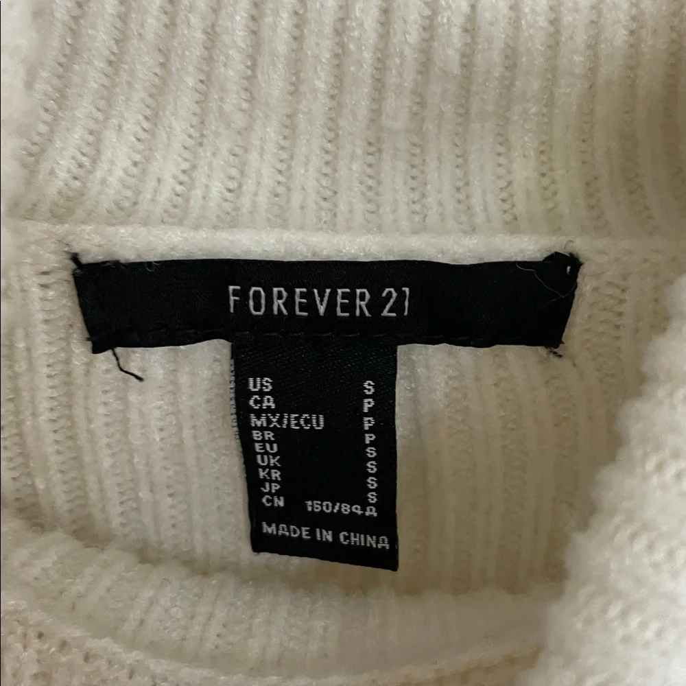 Forever 21 Cream Turtle Neck Cropped Sweater | S